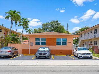 4450 W Flagler St