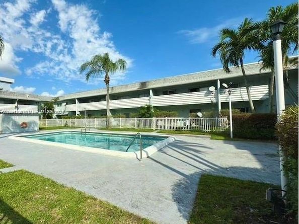 4251 NW 5th St 239, Plantation FL 33317