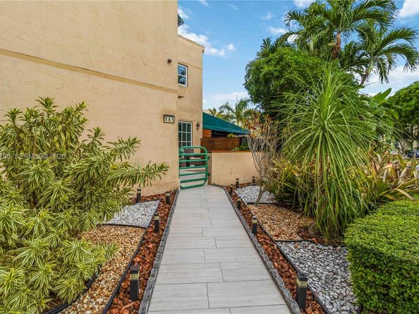 11880 SW 19th Ln 165, Miami FL 33175
