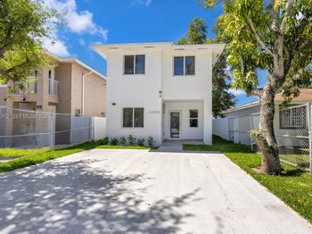 2956 NW 44 St