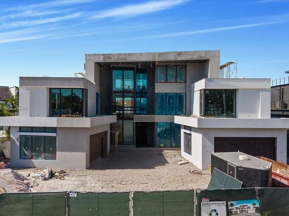 725 Middle River Dr, Fort Lauderdale FL 33304