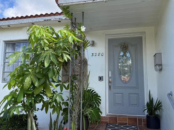 3280 SW 21st St, Miami FL 33145