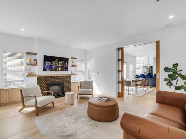 2043 SW 7th St, Miami FL 33135