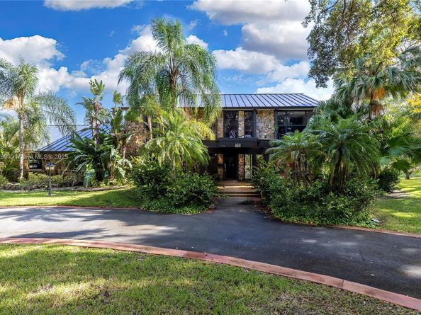 5306 White Oak Ln, Tamarac FL 33319