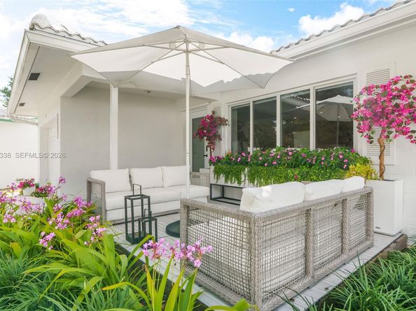 1581 NW 85th Ter, Plantation FL 33322