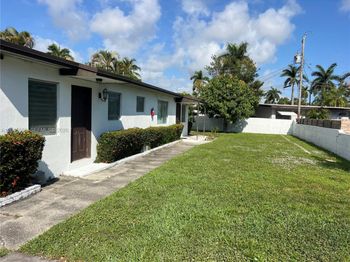 809 NE 2nd St unit 1-2