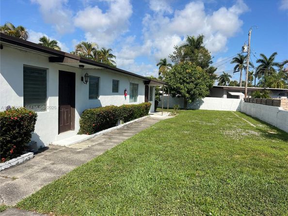 809 NE 2nd St unit 1-2, Hallandale Beach FL 33009