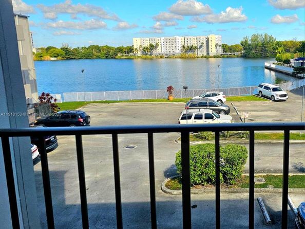 5501 NW 7th St E302, Miami FL 33126