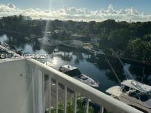 2000 NE 135th St 509, North Miami FL 33181