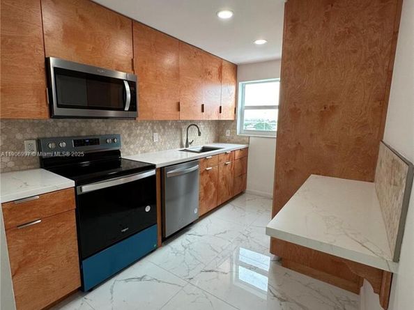 245 18th St 801, Miami Beach FL 33139