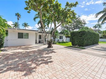 301 Hampton Ln