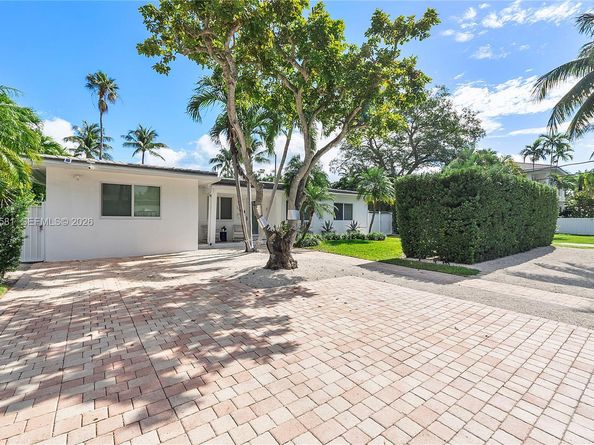 301 Hampton Ln, Key Biscayne FL 33149