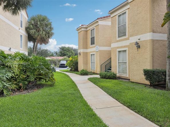 915 Riverside Dr 523, Coral Springs FL 33071