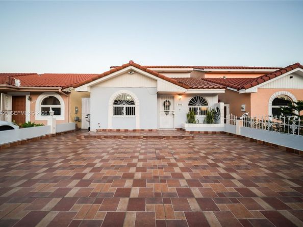 5445 W 27th Ln, Hialeah FL 33016