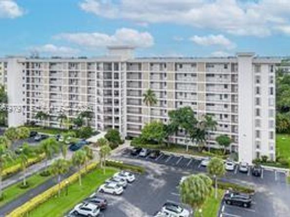 3150 N Palm Aire Dr 905, Pompano Beach FL 33069