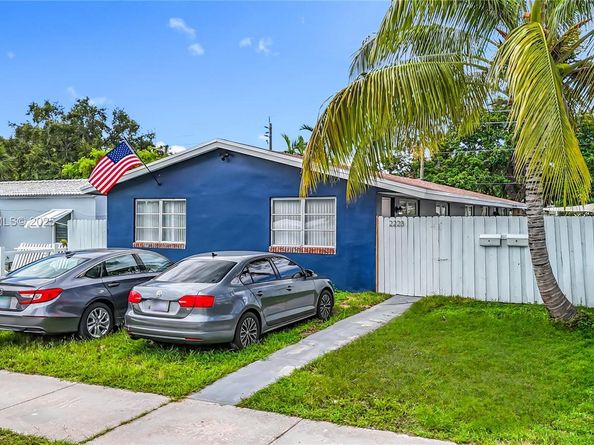 2223 Liberty St, Hollywood FL 33020