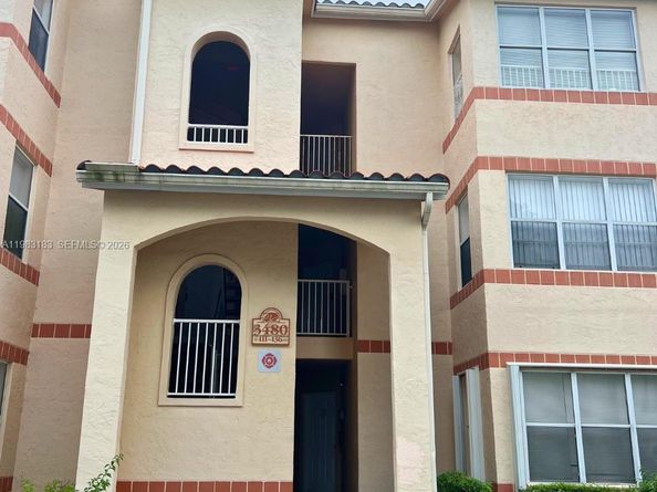 3480 N Pinewalk Dr N 135, Margate FL 33063