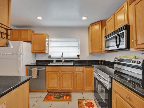 1551 NW 92nd Ave 185, Pembroke Pines FL 33024