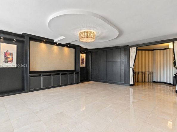 21050 Point Pl 403, Aventura FL 33180