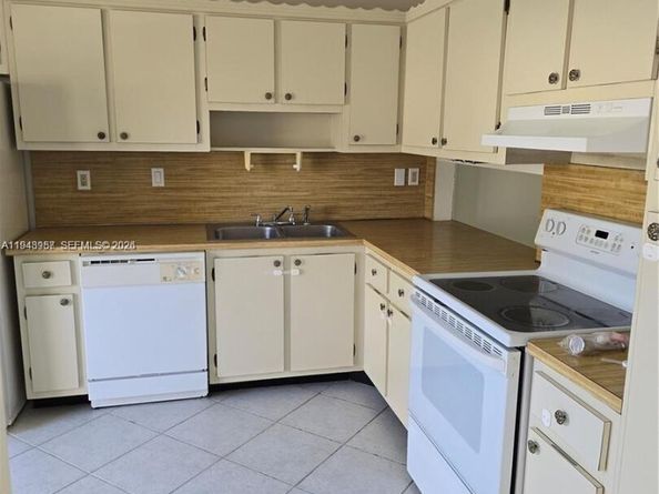 2908 NW 67th Ct, Fort Lauderdale FL 33309