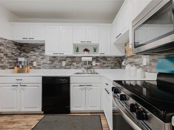 3200 Holiday Springs Blvd