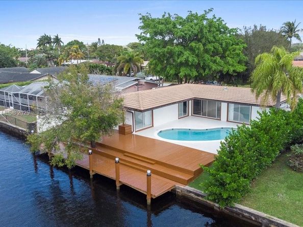 1910 NW 36th St, Oakland Park FL 33309