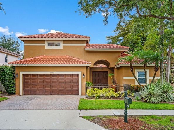 16403 Diamond Head Dr, Weston FL 33331