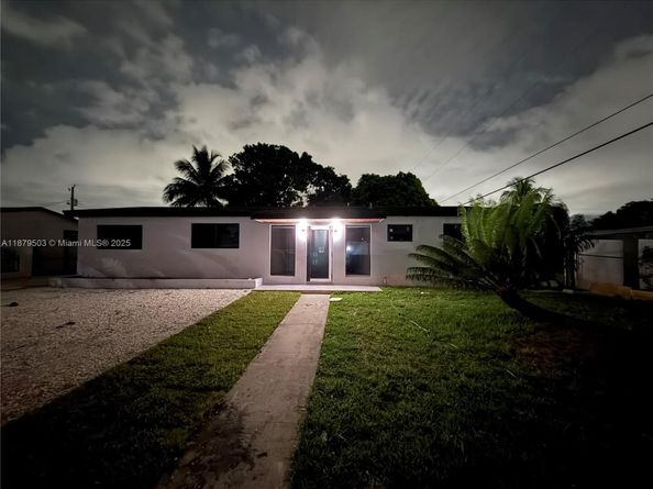 1301 NW 176th Ter, Miami Gardens FL 33169