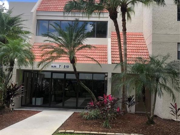 210 Lakeview Dr 207, Weston FL 33326