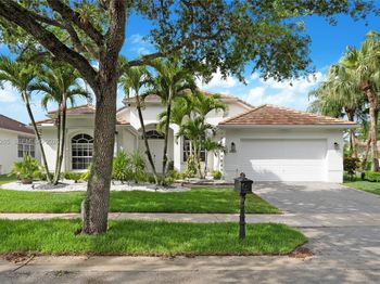 3085 Lakewood Cir