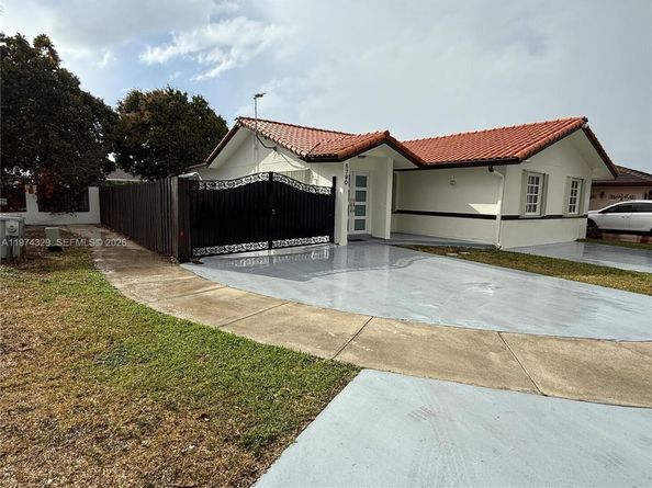 5790 SW 148th Pl, Miami FL 33193