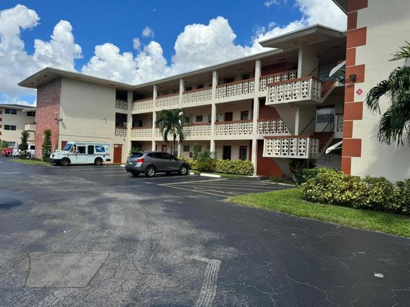 4771 NW 10th Ct 118, Plantation FL 33313