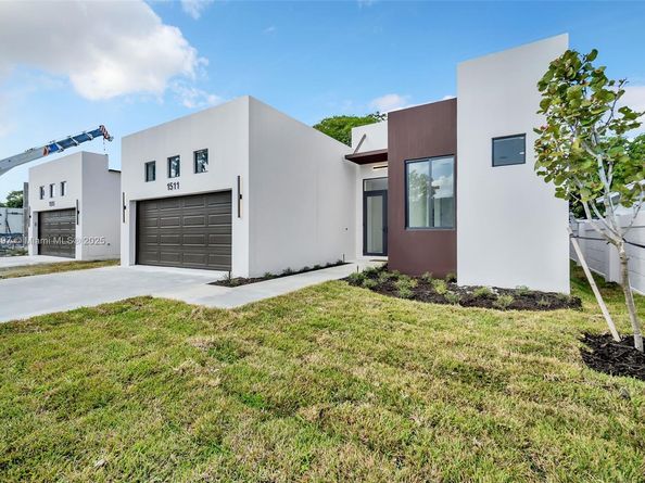 1511 SW 40th Ter, Fort Lauderdale FL 33317