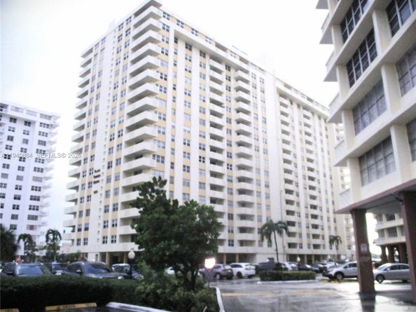 1825 S Ocean Dr 609, Hallandale Beach FL 33009