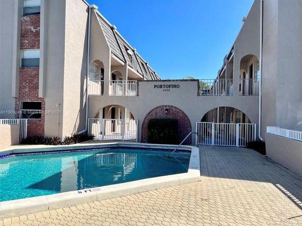 1100 SE 4th Ave 10, Deerfield Beach FL 33441