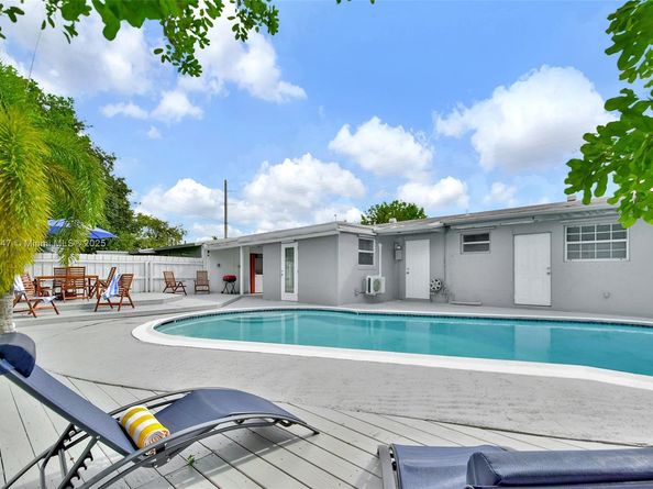 730 N 64th Ave, Hollywood FL 33024