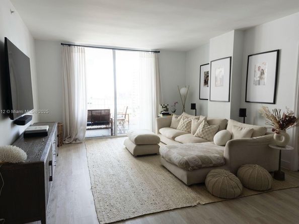 701 Brickell Key Blvd 1106, Miami FL 33131