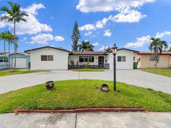 8460 NW 15TH Street, Pembroke Pines FL 33024