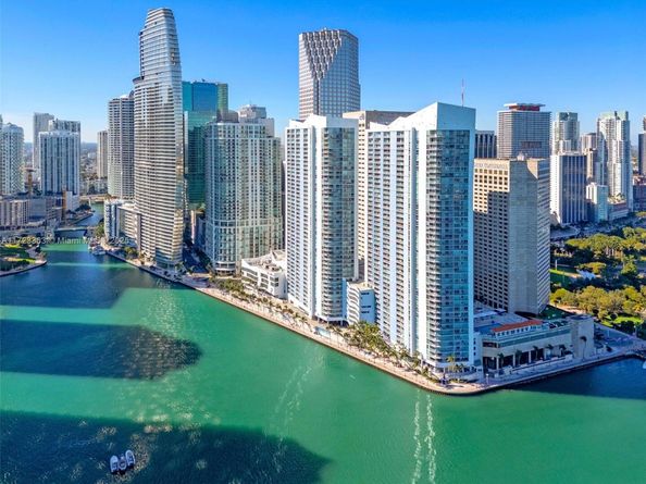 325 S Biscayne Blvd 3726, Miami FL 33131