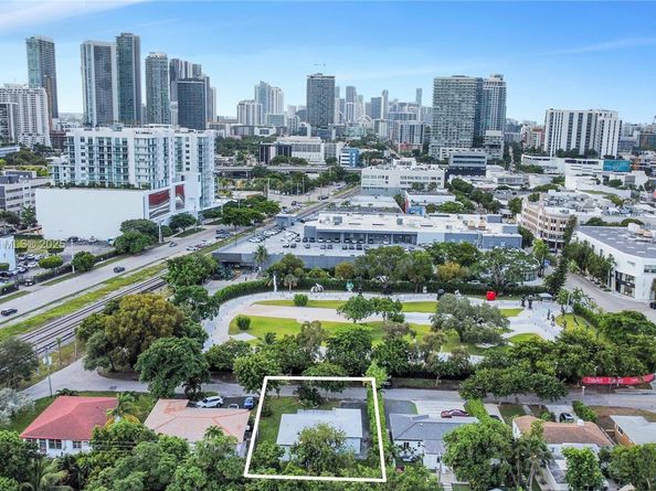 231 NE 43rd St, Miami FL 33137