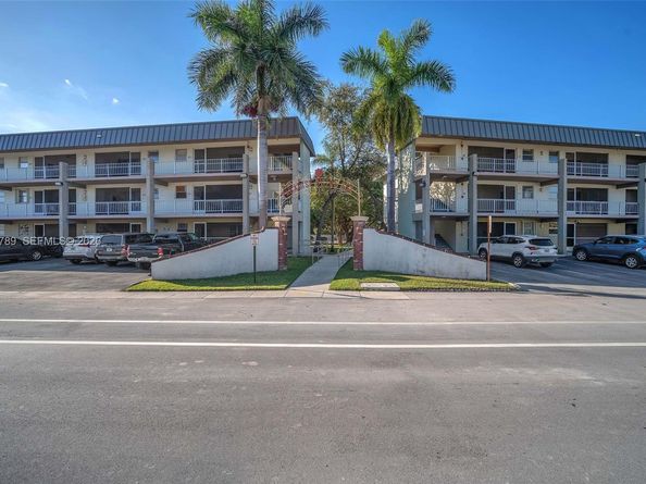 270 Layne Blvd 305, Hallandale Beach FL 33009