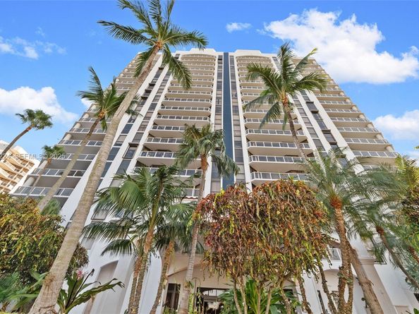 3598 Yacht Club Drive 1804, Aventura FL 33180