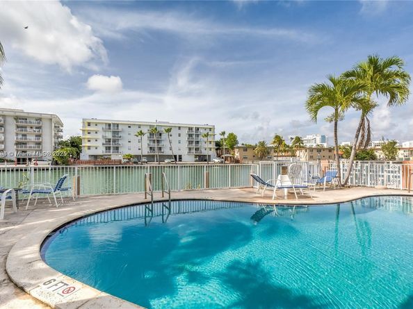 1185 Marseille Dr 205, Miami Beach FL 33141