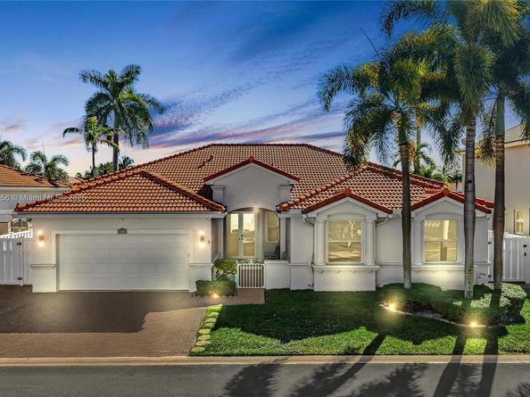 3272 SW 51st St, Hollywood FL 33312