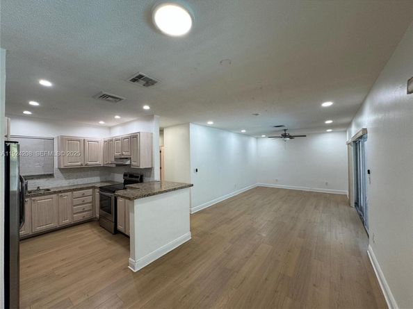 2731 N 72nd Way, Hollywood FL 33024