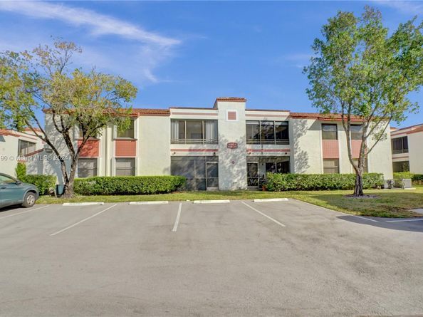1104 N Hiatus Rd 1104, Pembroke Pines FL 33026