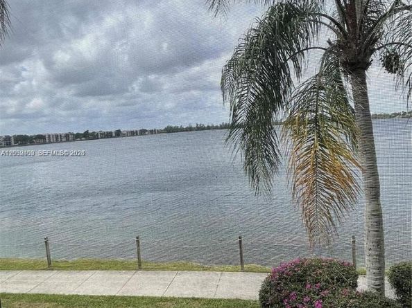 110 Lake Emerald 203, Oakland Park FL 33309