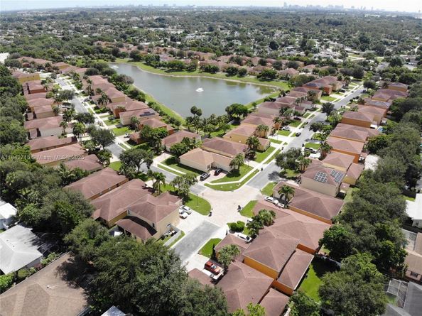 5845 Gypsum Pl, West Palm Beach FL 33413