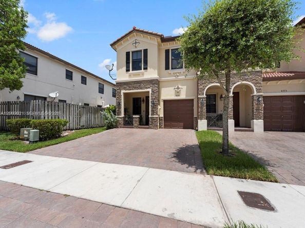8781 NW 98th Ct 8781, Doral FL 33178