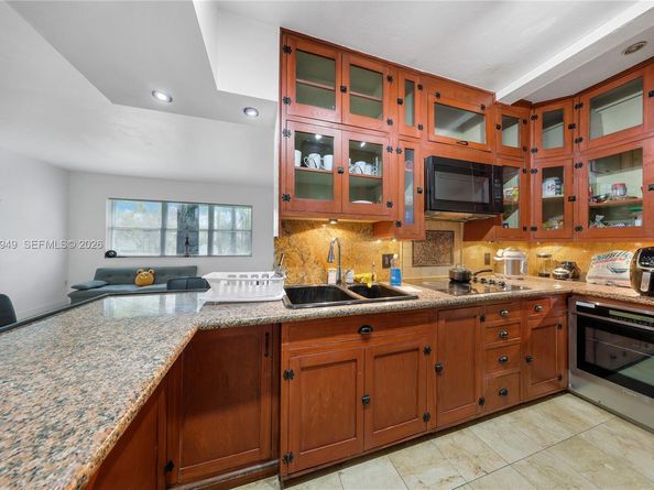 1289 Marseille Dr 45, Miami Beach FL 33141